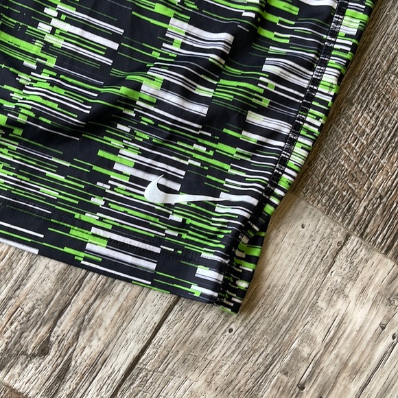 NIKE Boys Dri-FIT Fly Abstract-Print
Shorts, ACTION GREEN/MULTI , XL - Picture 3 of 8